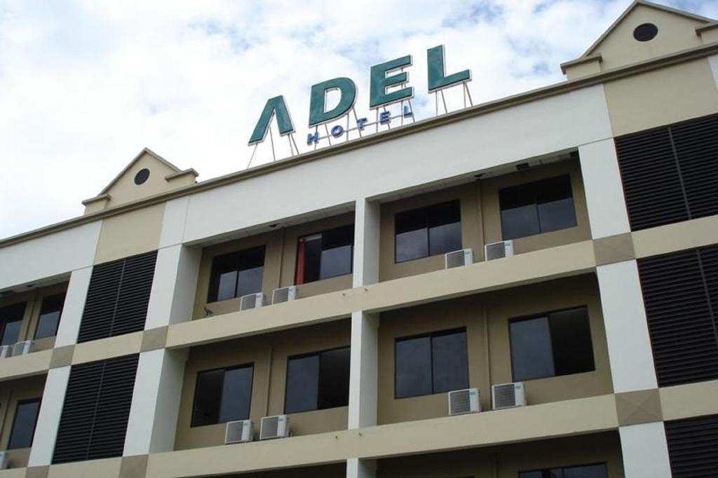 Adel Hotel Putatan Exterior photo