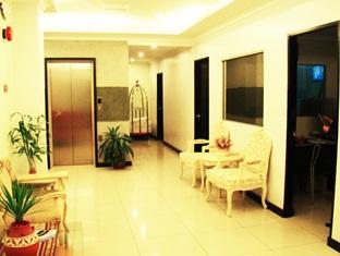Adel Hotel Putatan Exterior photo